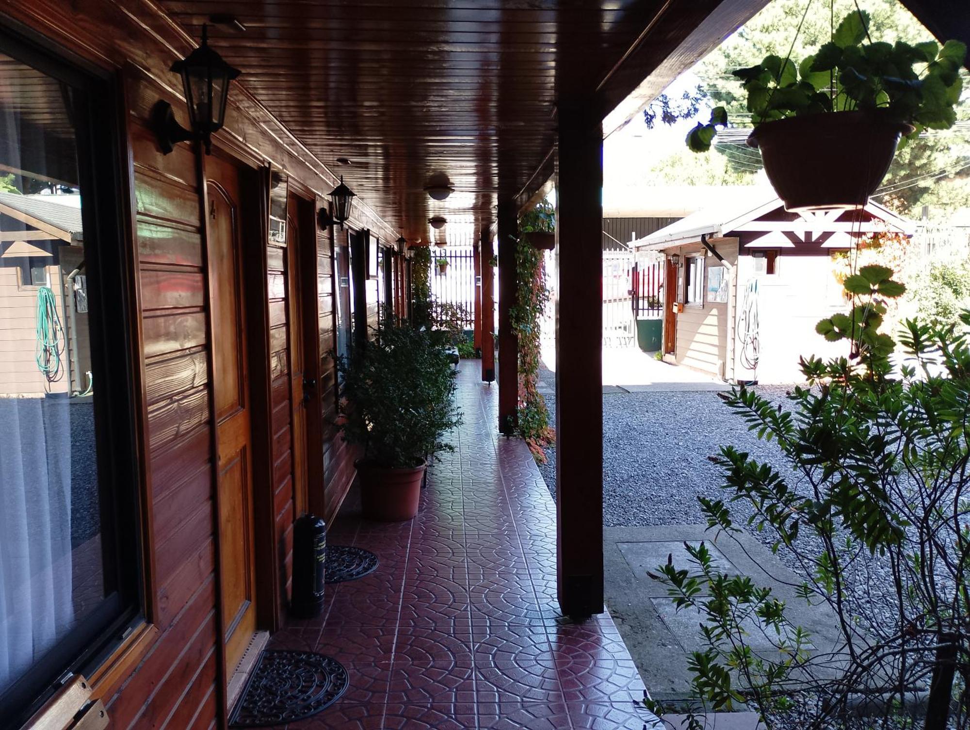 Apart-Hotel Colonia-Koenigsberg Estacionamiento Deptos Completos Ubicado En El Centro De Valdivia Aire Acondicionado Eksteriør billede